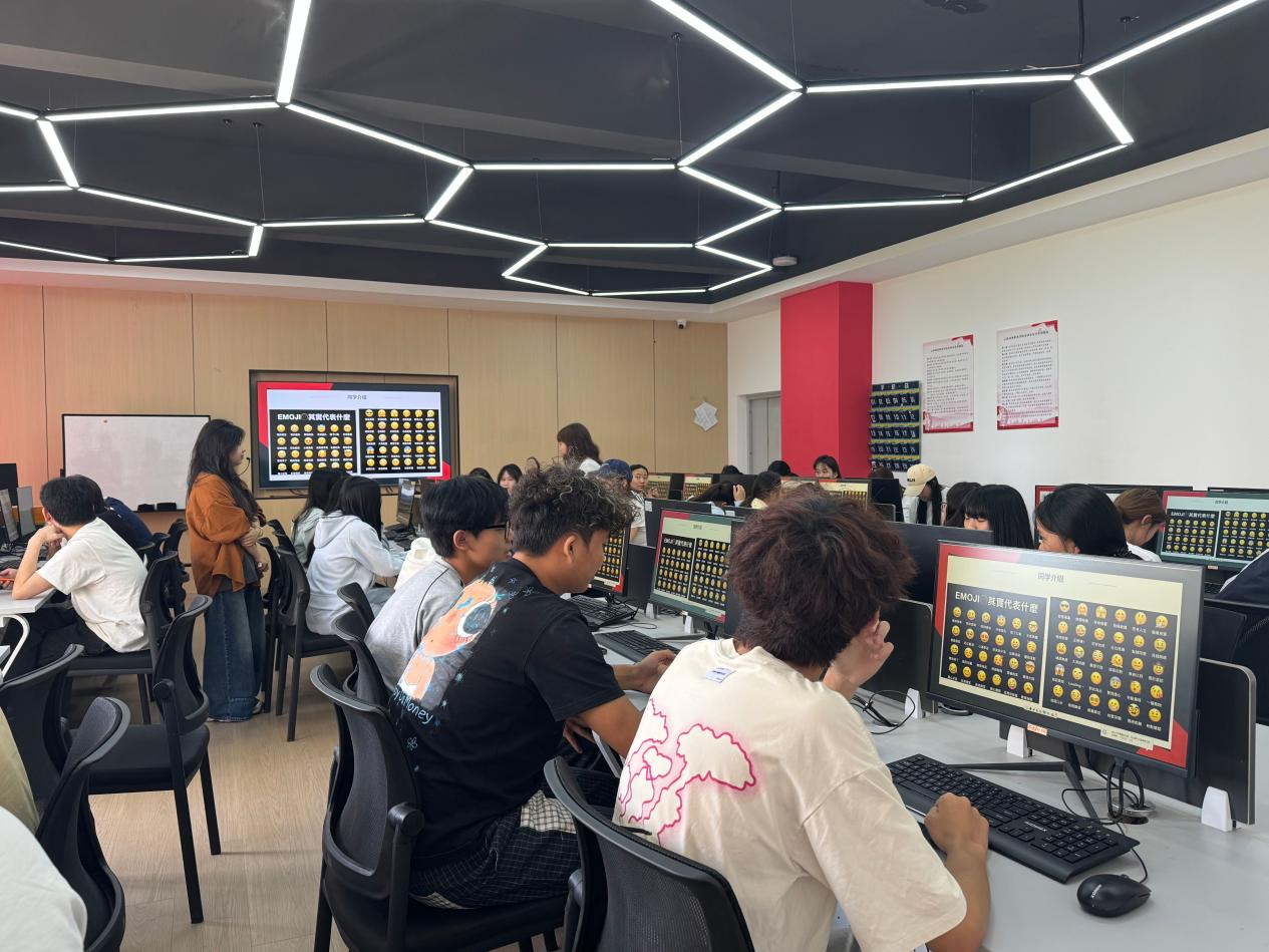 萌新专业第一课 | 传媒专业启蒙 · 理实结合筑牢入门根基